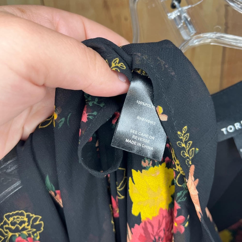 Torrid Plus Size 1 (1x) Plus Flowy Top Like New - image 3